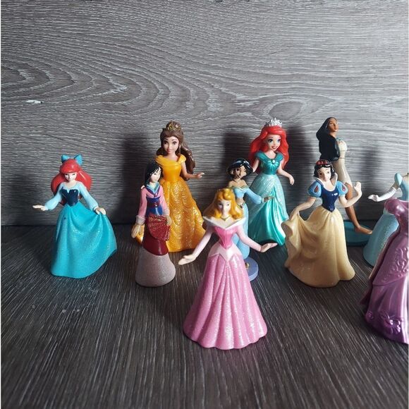 Disney Princesses Figure Toy Lot - Picture 2 of 5
